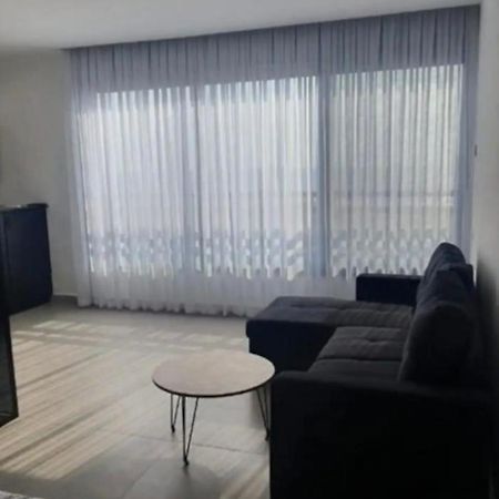 Ryo 11 דירת נופש חדשה על חוף הים נוף לים Bat Yam Exterior foto