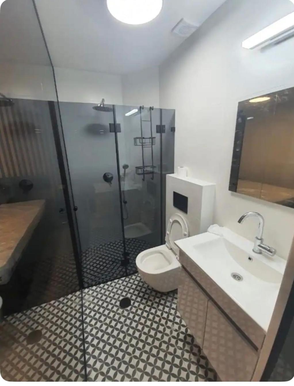 Ryo 11 דירת נופש חדשה על חוף הים נוף לים Bat Yam Exterior foto